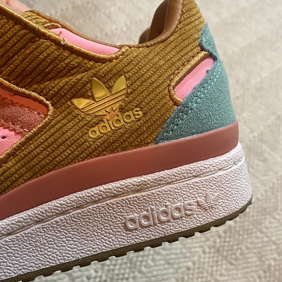 The Simpsons Adidas Women's Sneakers. - Picture 4 of 7